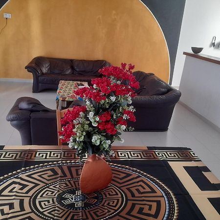 Appartement Familial Spacieux Avec Climatisation Ziguinchor Exterior photo