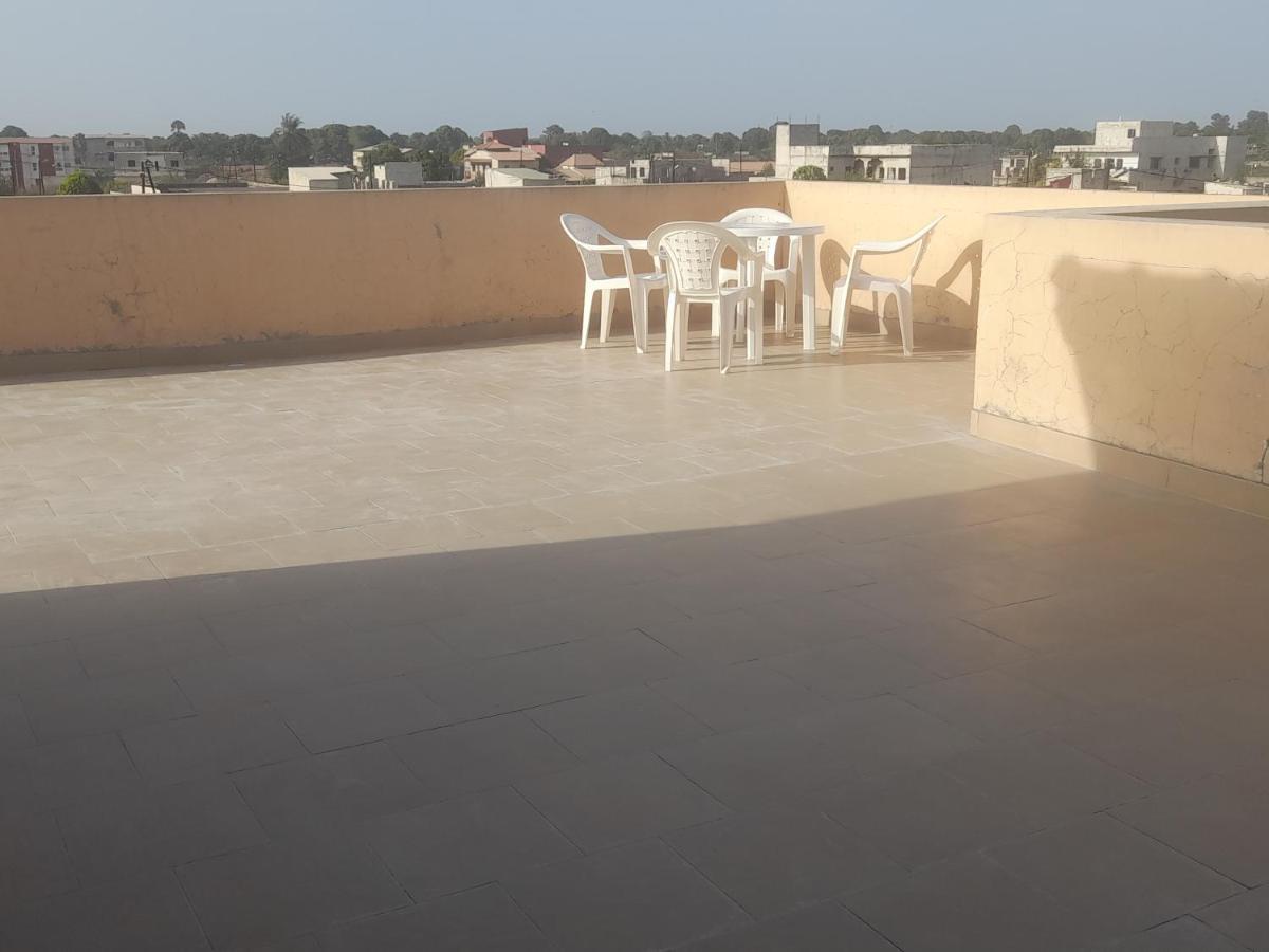 Appartement Familial Spacieux Avec Climatisation Ziguinchor Exterior photo