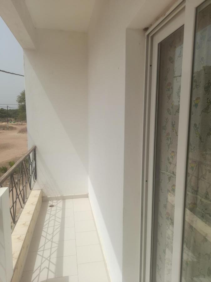 Appartement Familial Spacieux Avec Climatisation Ziguinchor Exterior photo