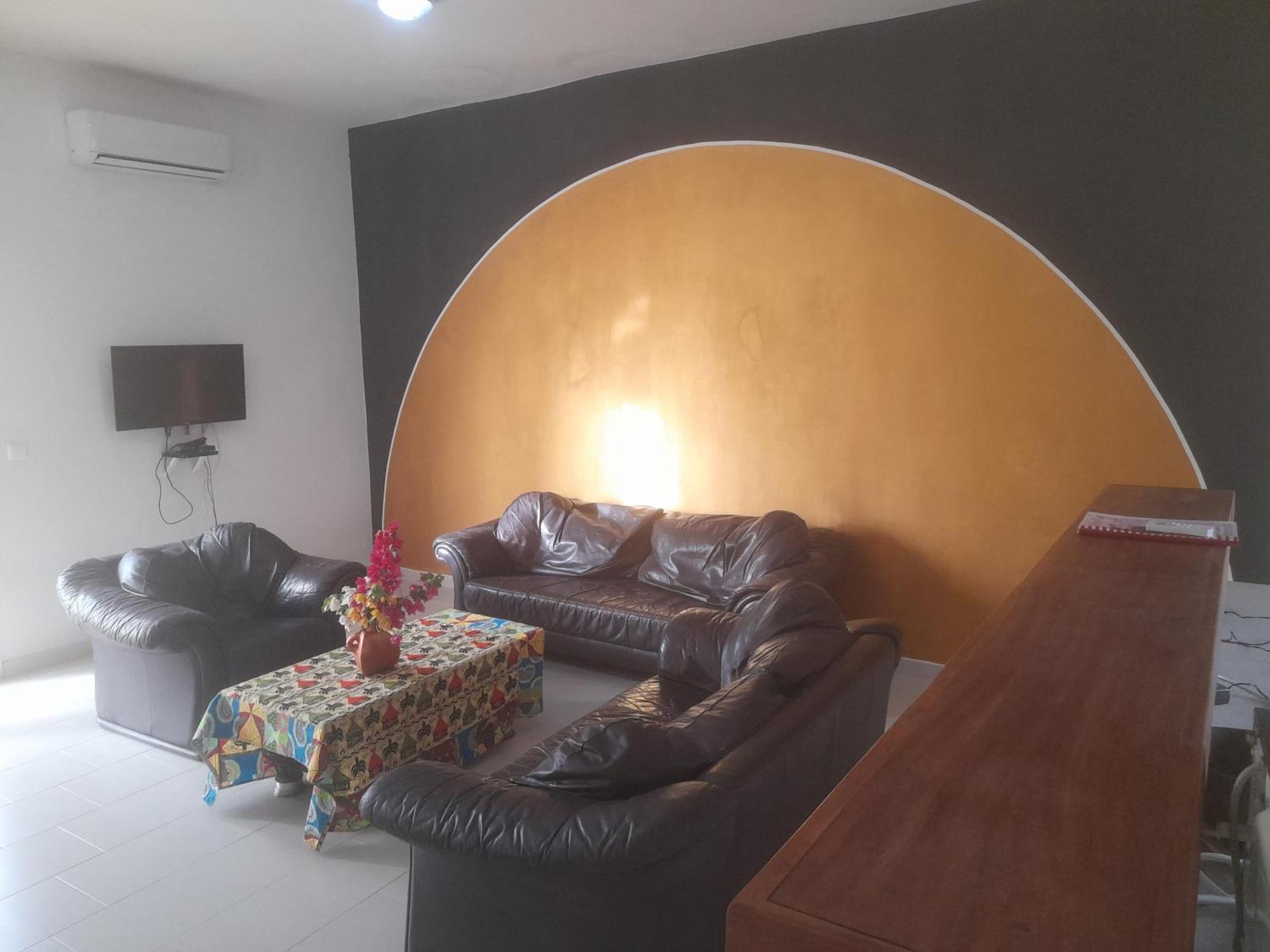 Appartement Familial Spacieux Avec Climatisation Ziguinchor Exterior photo