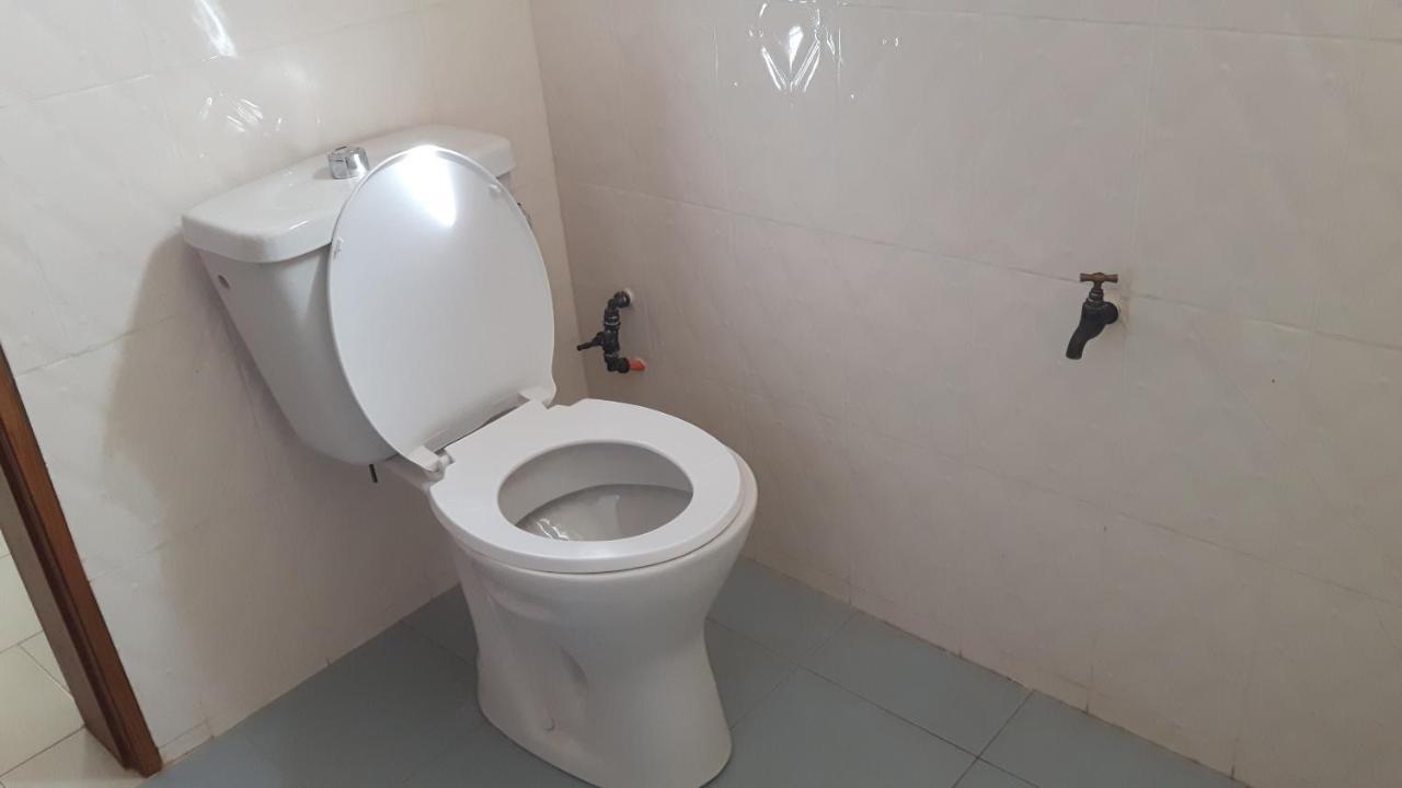 Appartement Familial Spacieux Avec Climatisation Ziguinchor Exterior photo