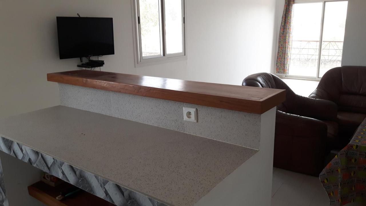 Appartement Familial Spacieux Avec Climatisation Ziguinchor Exterior photo